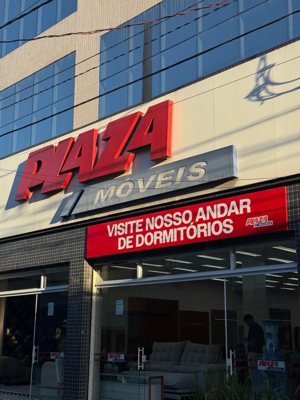 Fachada da loja Plaza Móveis